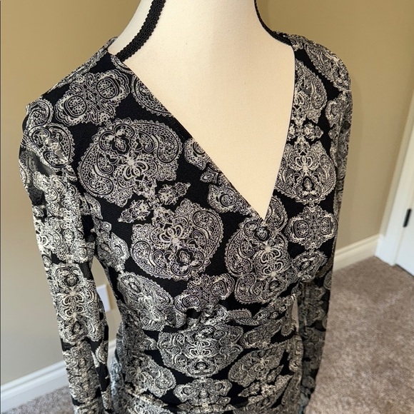 George Blouse Black & White Graphic Fitted Long Sheer Sleeve Criss Cross Bodice - Picture 2 of 10